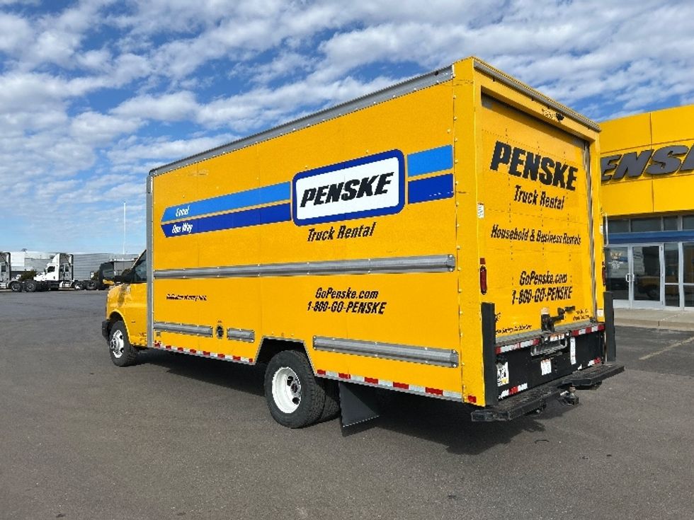 Light Duty Box Truck-Light and Medium Duty Trucks-GMC-2022-Savana G33903-Oklahoma City-OK-96,807\n\t\tmiles-$ 28,750 - Image 5