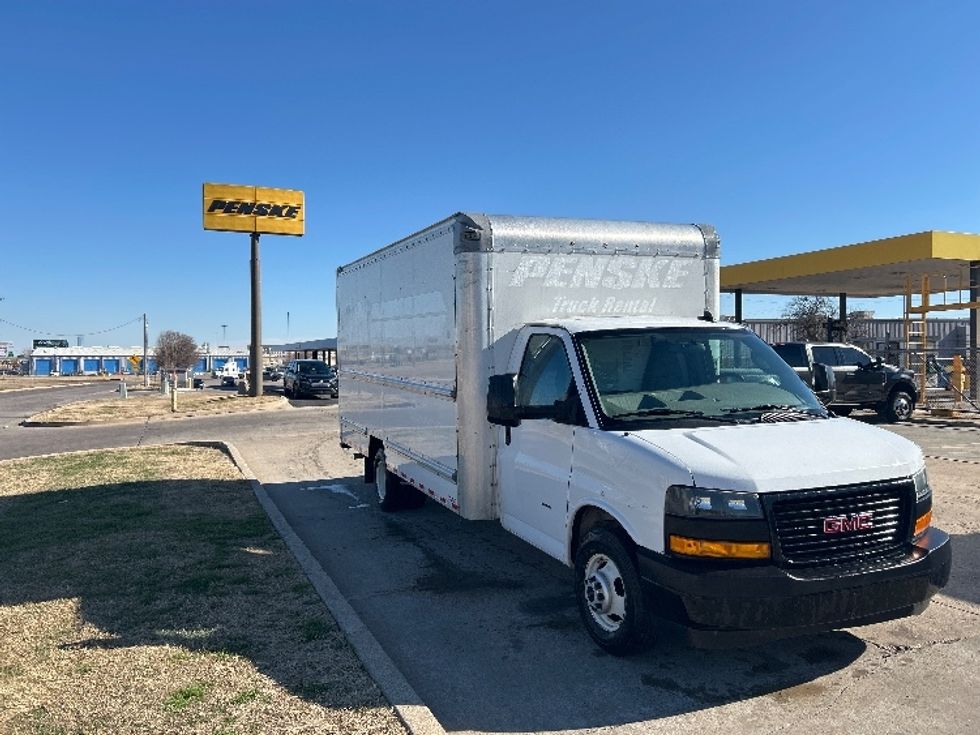 Light Duty Box Truck-Light and Medium Duty Trucks-GMC-2022-Savana G33903-Oklahoma City-OK-97,137\n\t\tmiles-$ 32,000 - Image 1