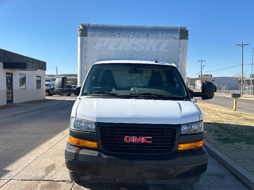 Light Duty Box Truck-Light and Medium Duty Trucks-GMC-2022-Savana G33903-Oklahoma City-OK-97,137\n\t\tmiles-$ 32,000 - Image 2