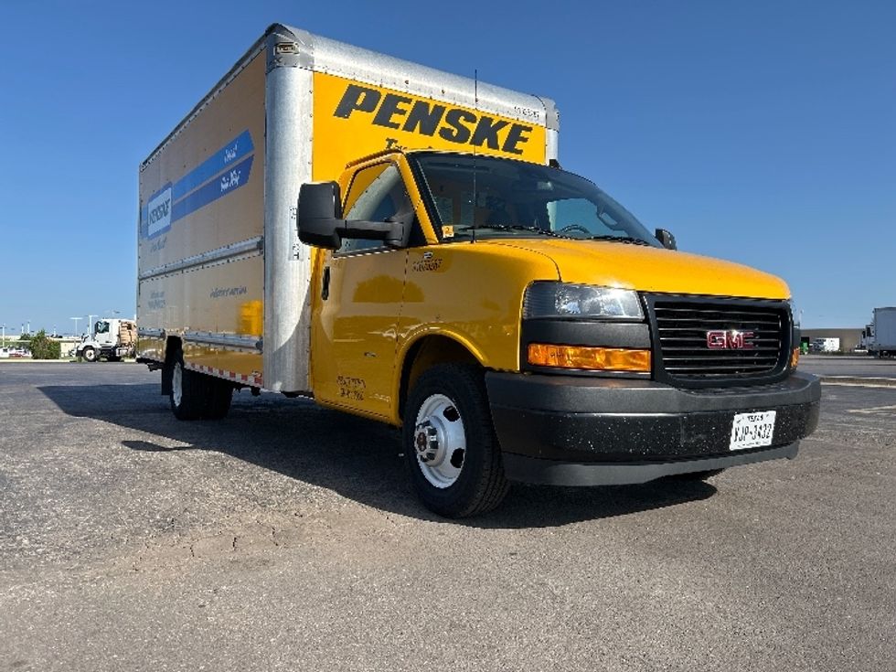 Light Duty Box Truck-Light and Medium Duty Trucks-GMC-2022-Savana G33903-Oklahoma City-OK-99,329\n\t\tmiles-$ 26,250 - Image 1