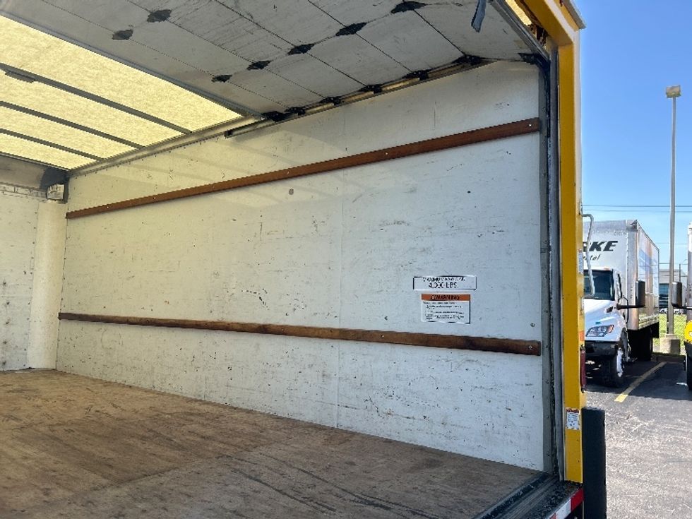 Light Duty Box Truck-Light and Medium Duty Trucks-GMC-2022-Savana G33903-Oklahoma City-OK-99,329\n\t\tmiles-$ 26,250 - Image 12