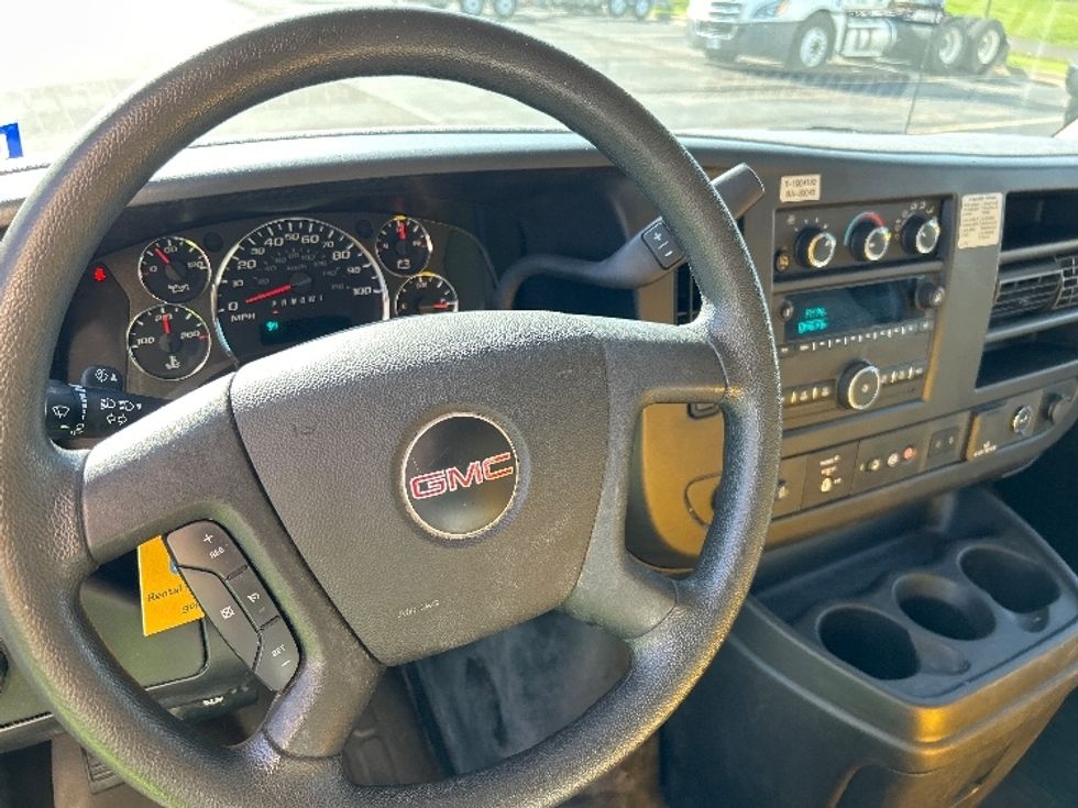 Light Duty Box Truck-Light and Medium Duty Trucks-GMC-2022-Savana G33903-Oklahoma City-OK-99,329\n\t\tmiles-$ 26,250 - Image 17