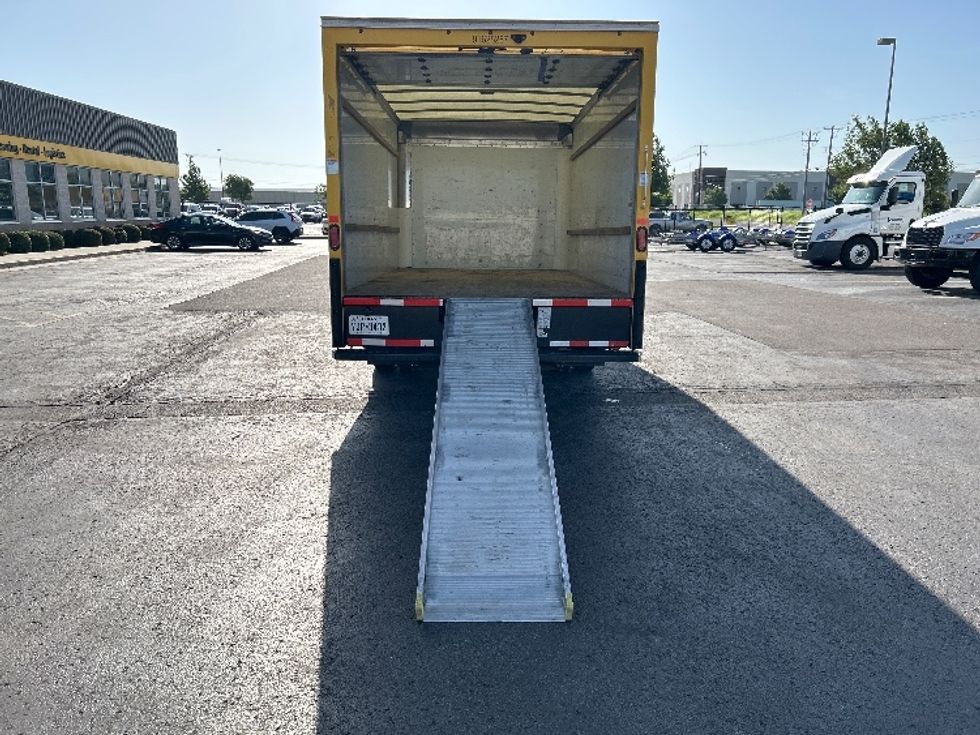 Light Duty Box Truck-Light and Medium Duty Trucks-GMC-2022-Savana G33903-Oklahoma City-OK-99,329\n\t\tmiles-$ 26,250 - Image 9