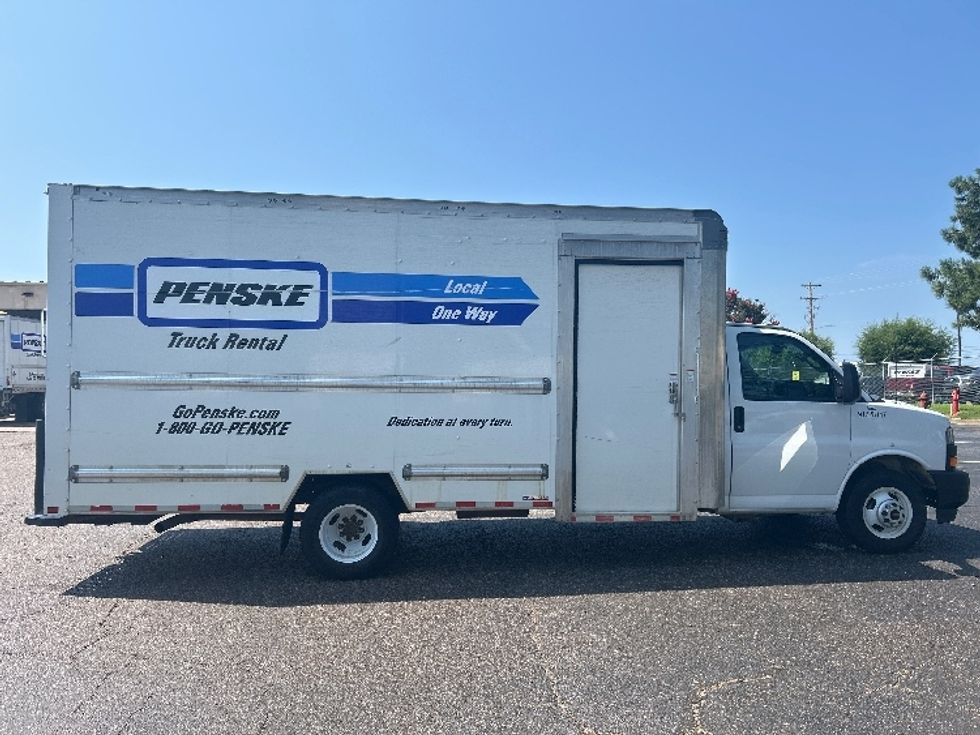 Light Duty Box Truck-Light and Medium Duty Trucks-GMC-2022-Savana G33903-Olive Branch-MS-103,563\n\t\tmiles-$ 33,750 - Image 14