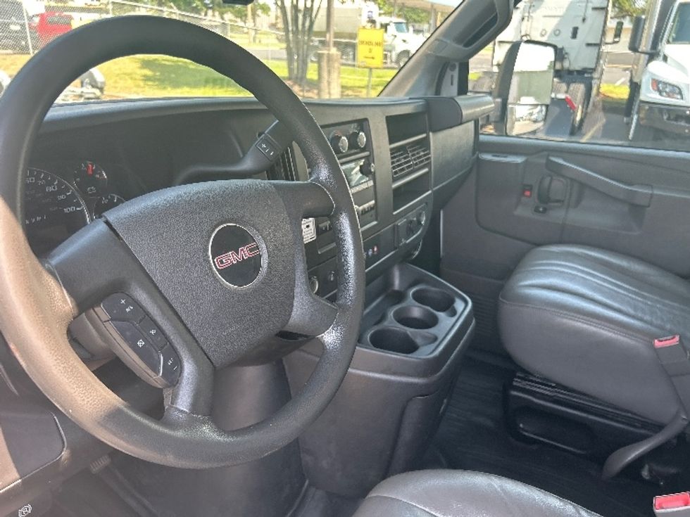 Light Duty Box Truck-Light and Medium Duty Trucks-GMC-2022-Savana G33903-Olive Branch-MS-103,563\n\t\tmiles-$ 33,750 - Image 16