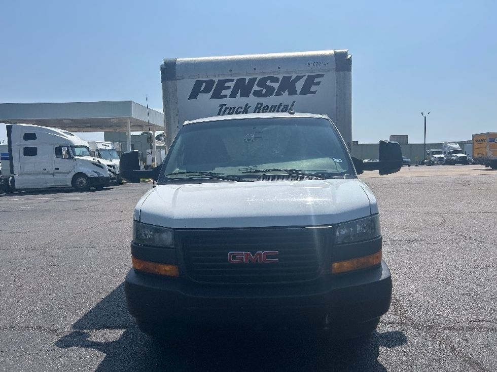 Light Duty Box Truck-Light and Medium Duty Trucks-GMC-2022-Savana G33903-Olive Branch-MS-103,563\n\t\tmiles-$ 33,750 - Image 2