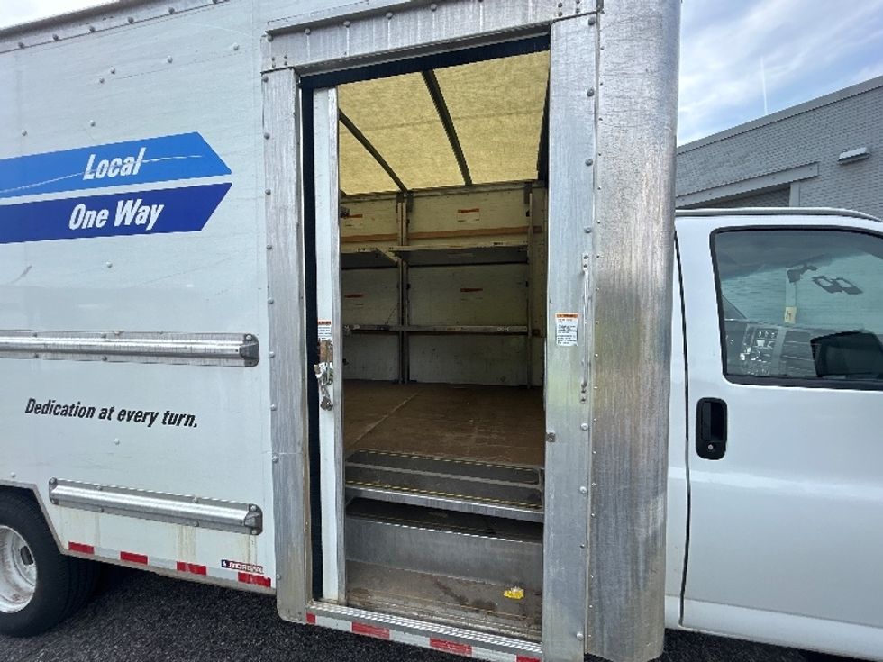 Light Duty Box Truck-Light and Medium Duty Trucks-GMC-2022-Savana G33903-Olive Branch-MS-103,563\n\t\tmiles-$ 33,750 - Image 25