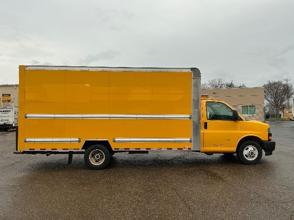 Light Duty Box Truck-Light and Medium Duty Trucks-GMC-2022-Savana G33903-Olive Branch-MS-109,398\n\t\tmiles-$ 26,500 - Image 14