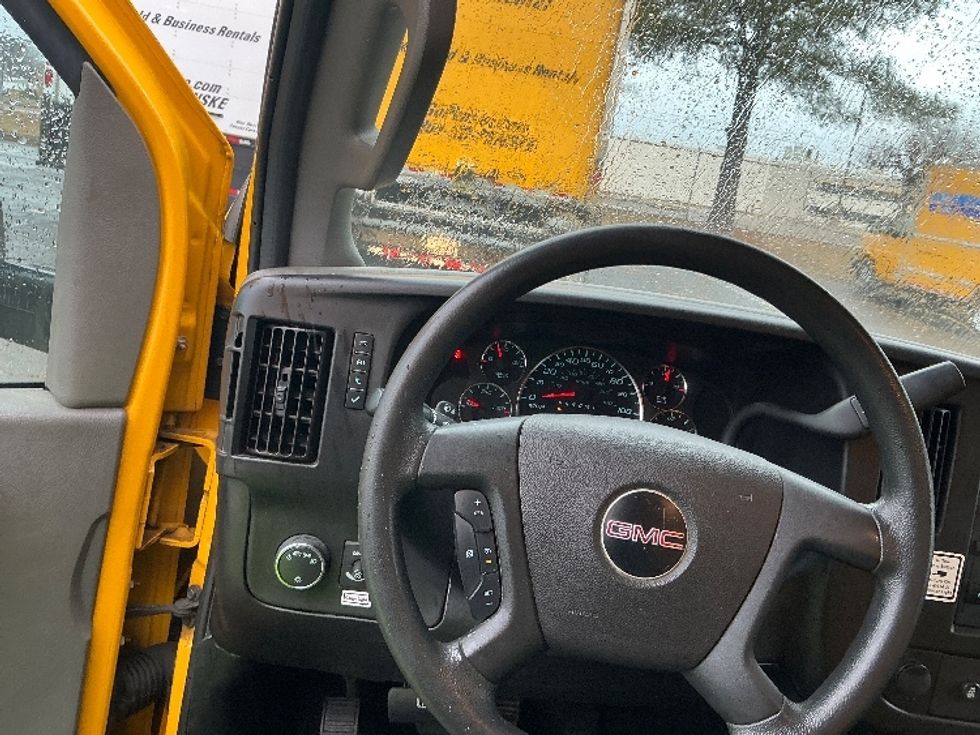 Light Duty Box Truck-Light and Medium Duty Trucks-GMC-2022-Savana G33903-Olive Branch-MS-109,398\n\t\tmiles-$ 26,500 - Image 17