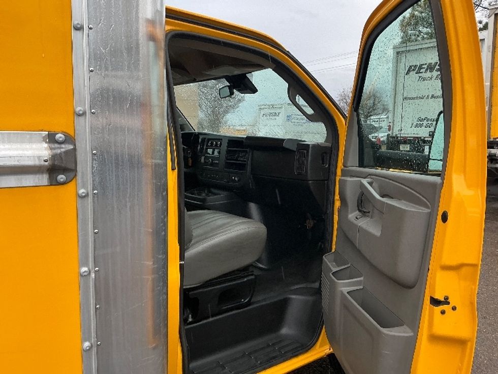 Light Duty Box Truck-Light and Medium Duty Trucks-GMC-2022-Savana G33903-Olive Branch-MS-109,398\n\t\tmiles-$ 26,500 - Image 19