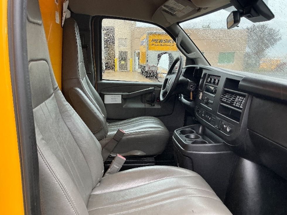 Light Duty Box Truck-Light and Medium Duty Trucks-GMC-2022-Savana G33903-Olive Branch-MS-109,398\n\t\tmiles-$ 26,500 - Image 21