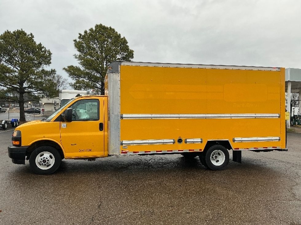 Light Duty Box Truck-Light and Medium Duty Trucks-GMC-2022-Savana G33903-Olive Branch-MS-109,398\n\t\tmiles-$ 26,500 - Image 4