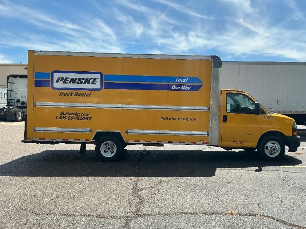 Light Duty Box Truck-Light and Medium Duty Trucks-GMC-2022-Savana G33903-Olive Branch-MS-64,654\n\t\tmiles-$ 30,500 - Image 14