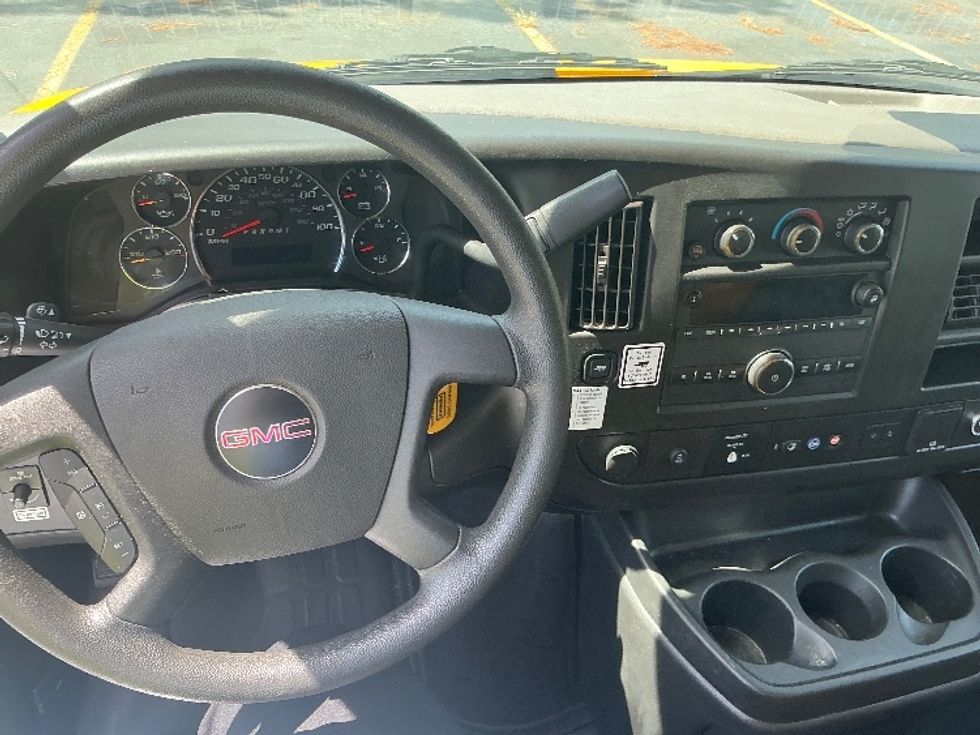 Light Duty Box Truck-Light and Medium Duty Trucks-GMC-2022-Savana G33903-Olive Branch-MS-64,654\n\t\tmiles-$ 30,500 - Image 17