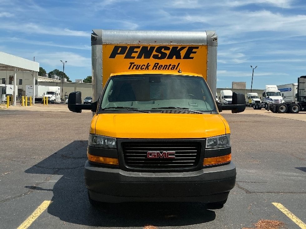Light Duty Box Truck-Light and Medium Duty Trucks-GMC-2022-Savana G33903-Olive Branch-MS-64,654\n\t\tmiles-$ 30,500 - Image 2
