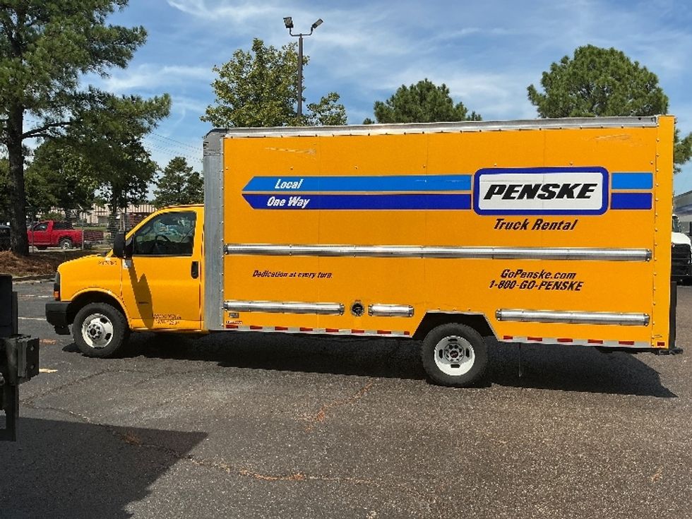 Light Duty Box Truck-Light and Medium Duty Trucks-GMC-2022-Savana G33903-Olive Branch-MS-64,654\n\t\tmiles-$ 30,500 - Image 4