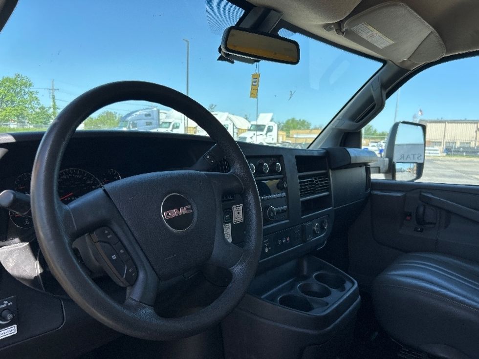 Light Duty Box Truck-Light and Medium Duty Trucks-GMC-2022-Savana G33903-Olive Branch-MS-64,807\n\t\tmiles-$ 30,500 - Image 16
