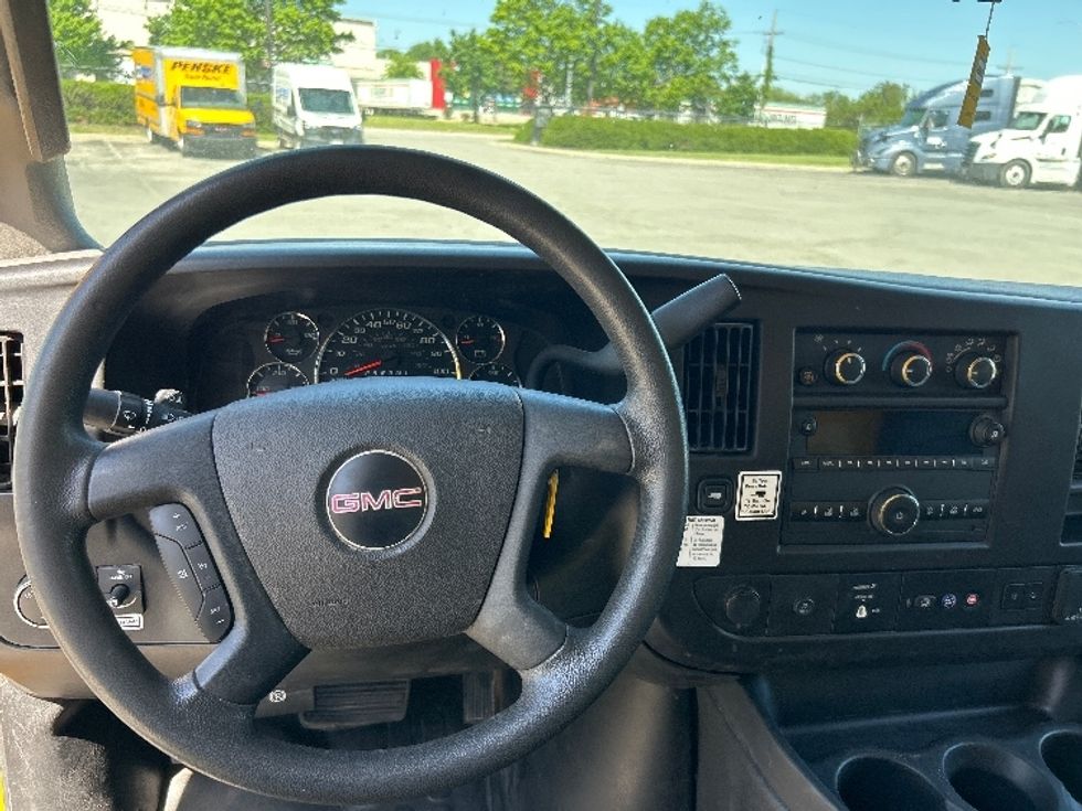 Light Duty Box Truck-Light and Medium Duty Trucks-GMC-2022-Savana G33903-Olive Branch-MS-64,807\n\t\tmiles-$ 30,500 - Image 17