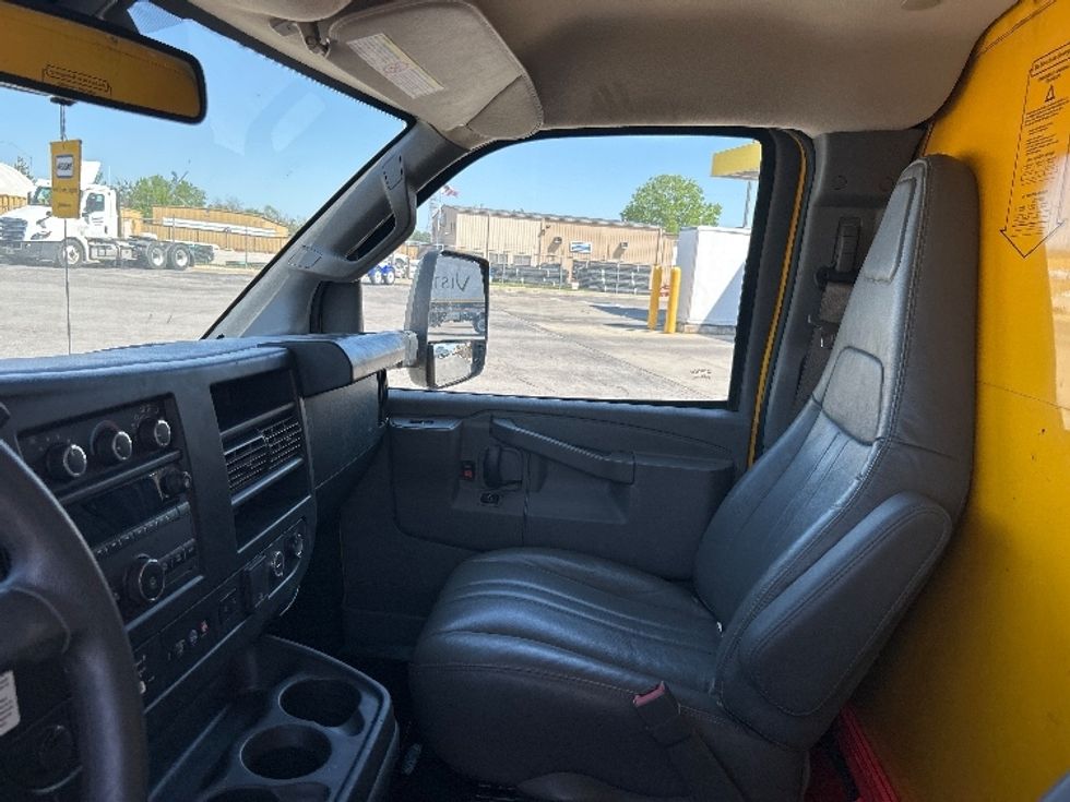 Light Duty Box Truck-Light and Medium Duty Trucks-GMC-2022-Savana G33903-Olive Branch-MS-64,807\n\t\tmiles-$ 30,500 - Image 18