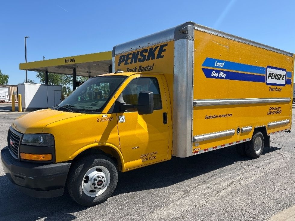 Light Duty Box Truck-Light and Medium Duty Trucks-GMC-2022-Savana G33903-Olive Branch-MS-64,807\n\t\tmiles-$ 30,500 - Image 3