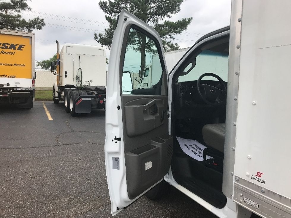 Light Duty Box Truck-Light and Medium Duty Trucks-GMC-2022-Savana G33903-Olive Branch-MS-80,753\n\t\tmiles-$ 42,500 - Image 15