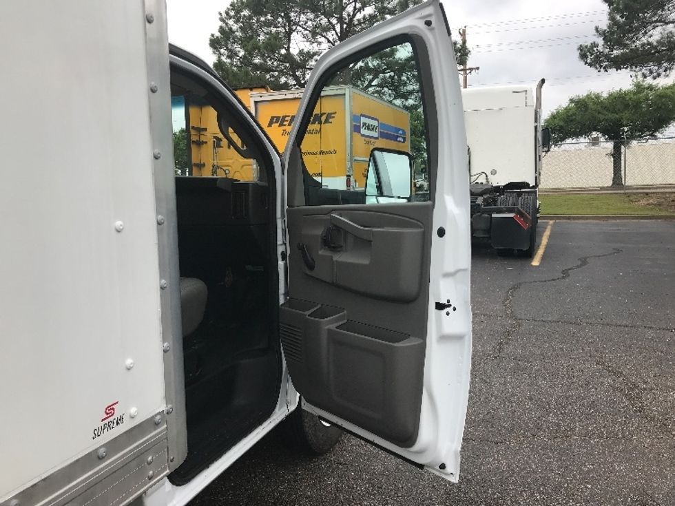 Light Duty Box Truck-Light and Medium Duty Trucks-GMC-2022-Savana G33903-Olive Branch-MS-80,753\n\t\tmiles-$ 42,500 - Image 19