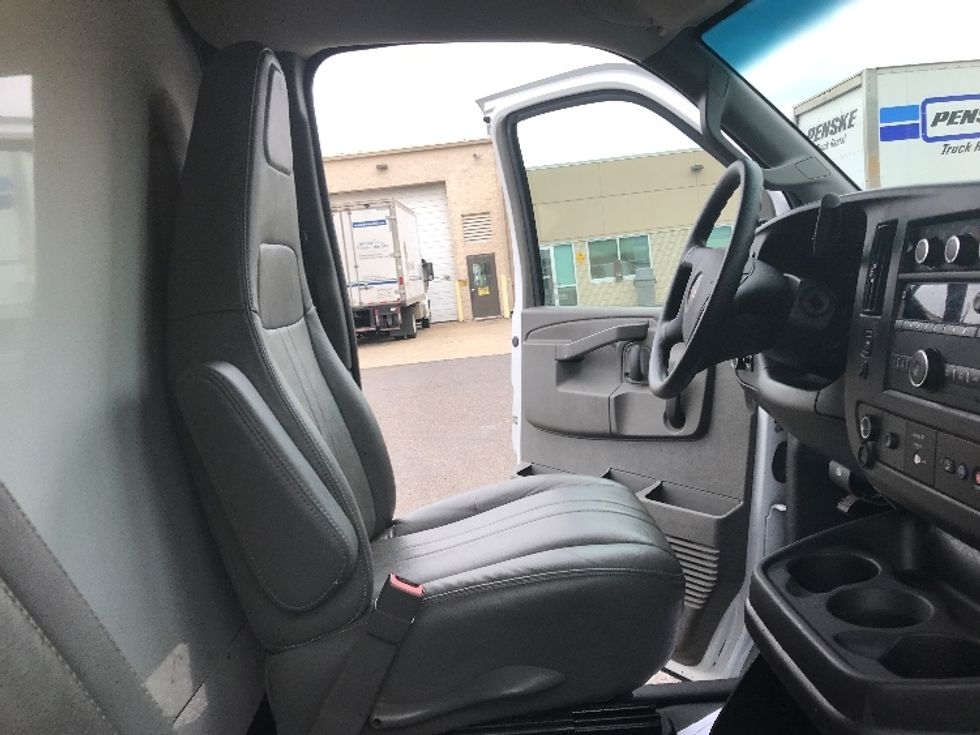 Light Duty Box Truck-Light and Medium Duty Trucks-GMC-2022-Savana G33903-Olive Branch-MS-80,753\n\t\tmiles-$ 42,500 - Image 21