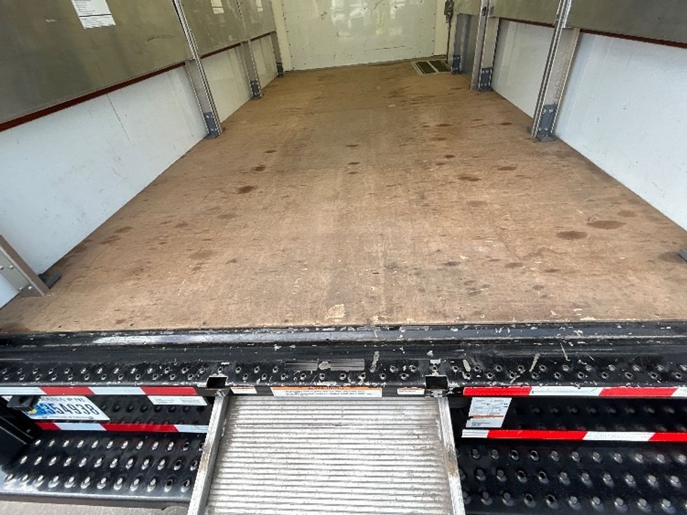 Light Duty Box Truck-Light and Medium Duty Trucks-GMC-2022-Savana G33903-Orlando-FL-27,045\n\t\tmiles-$ 45,000 - Image 10