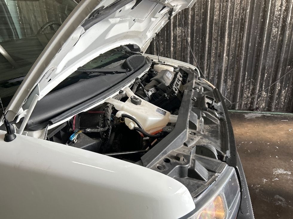 Light Duty Box Truck-Light and Medium Duty Trucks-GMC-2022-Savana G33903-Orlando-FL-27,045\n\t\tmiles-$ 45,000 - Image 23