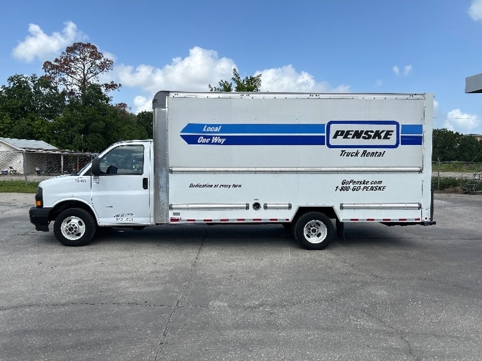 Light Duty Box Truck-Light and Medium Duty Trucks-GMC-2022-Savana G33903-Orlando-FL-27,045\n\t\tmiles-$ 45,000 - Image 4