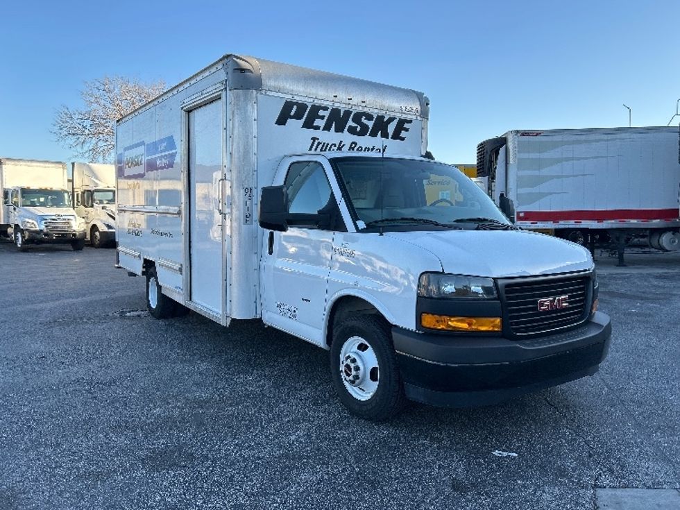 Light Duty Box Truck-Light and Medium Duty Trucks-GMC-2022-Savana G33903-Orlando-FL-42,522\n\t\tmiles-$ 43,000 - Image 1