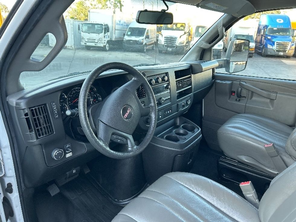 Light Duty Box Truck-Light and Medium Duty Trucks-GMC-2022-Savana G33903-Orlando-FL-42,522\n\t\tmiles-$ 43,000 - Image 17