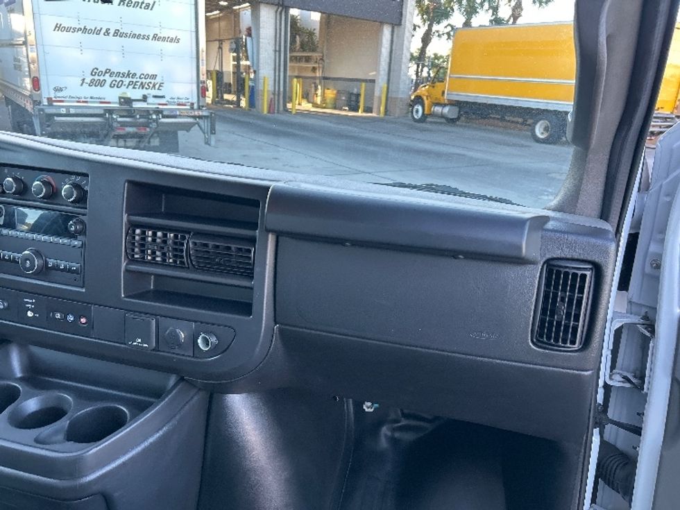 Light Duty Box Truck-Light and Medium Duty Trucks-GMC-2022-Savana G33903-Orlando-FL-42,522\n\t\tmiles-$ 43,000 - Image 22