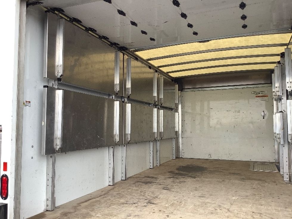 Light Duty Box Truck-Light and Medium Duty Trucks-GMC-2022-Savana G33903-Pasco-WA-26,503\n\t\tmiles-$ 44,250 - Image 11