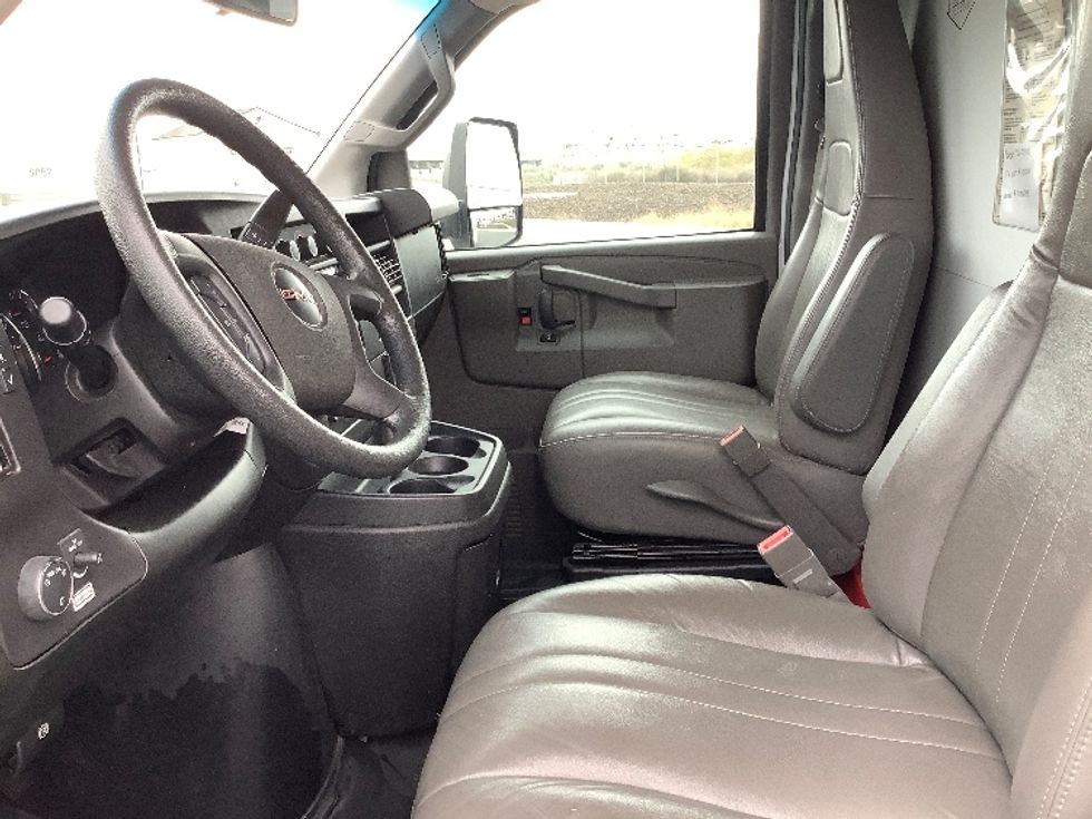 Light Duty Box Truck-Light and Medium Duty Trucks-GMC-2022-Savana G33903-Pasco-WA-26,503\n\t\tmiles-$ 44,250 - Image 16
