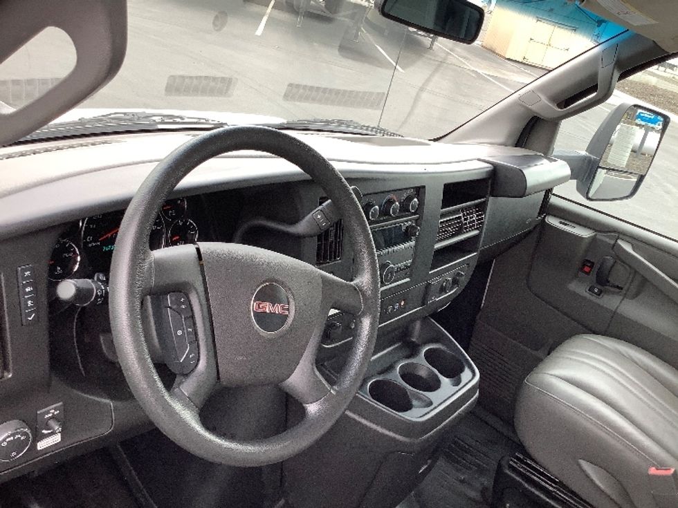 Light Duty Box Truck-Light and Medium Duty Trucks-GMC-2022-Savana G33903-Pasco-WA-26,503\n\t\tmiles-$ 44,250 - Image 18