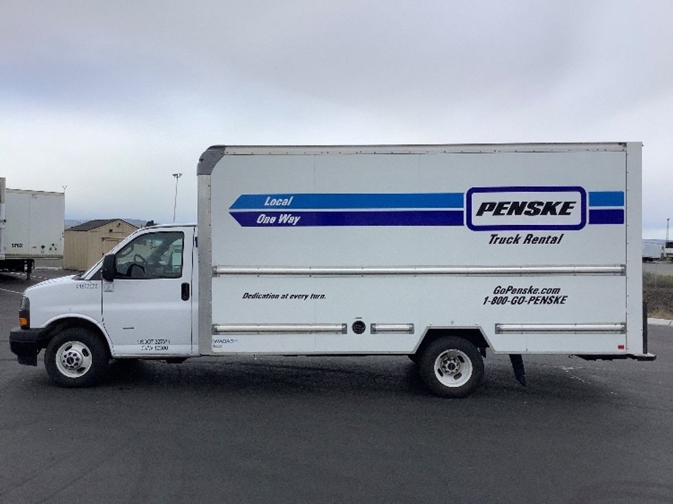 Light Duty Box Truck-Light and Medium Duty Trucks-GMC-2022-Savana G33903-Pasco-WA-26,503\n\t\tmiles-$ 44,250 - Image 4