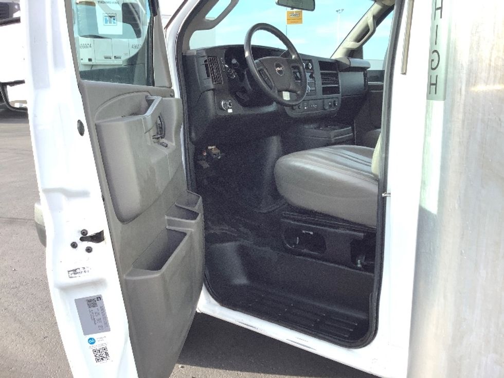 Light Duty Box Truck-Light and Medium Duty Trucks-GMC-2022-Savana G33903-Pasco-WA-38,151\n\t\tmiles-$ 43,250 - Image 16
