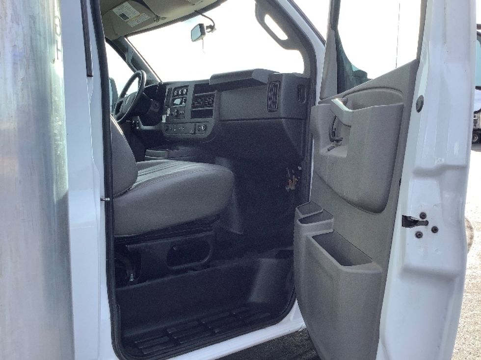 Light Duty Box Truck-Light and Medium Duty Trucks-GMC-2022-Savana G33903-Pasco-WA-38,151\n\t\tmiles-$ 43,250 - Image 20
