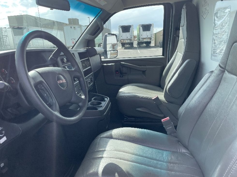 Light Duty Box Truck-Light and Medium Duty Trucks-GMC-2022-Savana G33903-Pasco-WA-38,498\n\t\tmiles-$ 46,250 - Image 19