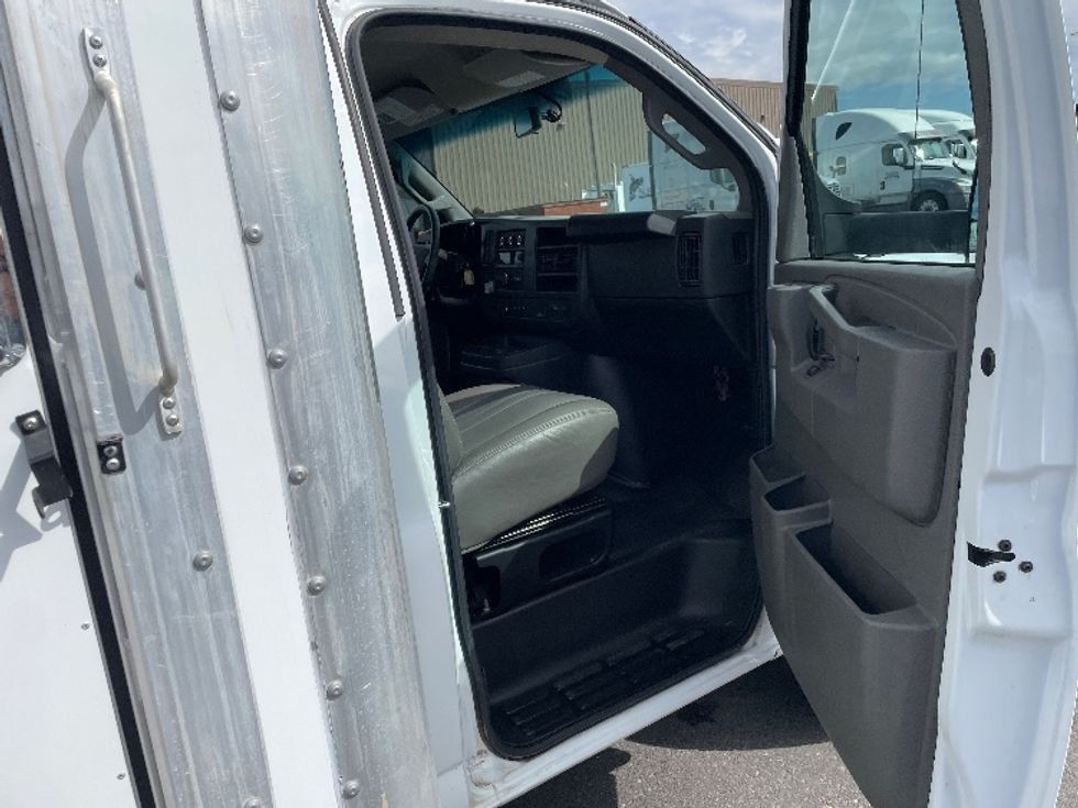Light Duty Box Truck-Light and Medium Duty Trucks-GMC-2022-Savana G33903-Pasco-WA-38,498\n\t\tmiles-$ 46,250 - Image 20