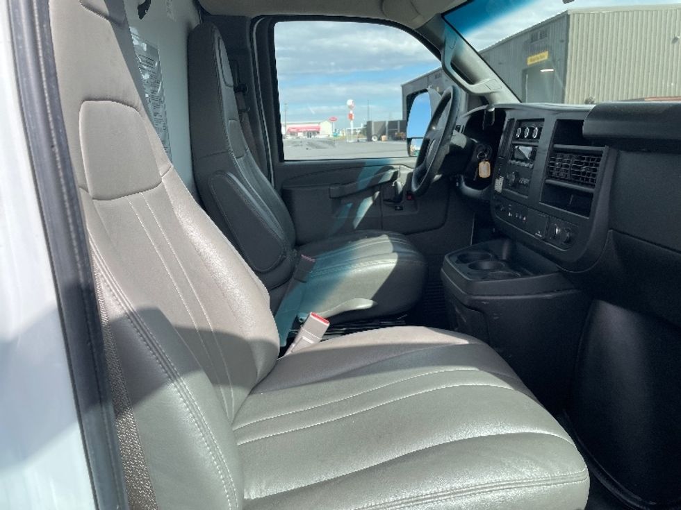 Light Duty Box Truck-Light and Medium Duty Trucks-GMC-2022-Savana G33903-Pasco-WA-38,498\n\t\tmiles-$ 46,250 - Image 21