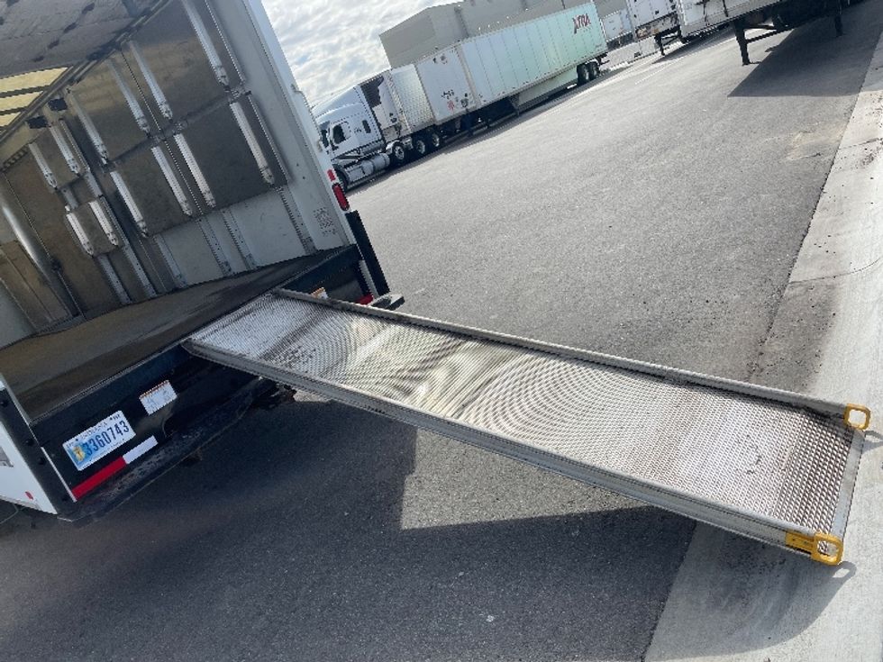 Light Duty Box Truck-Light and Medium Duty Trucks-GMC-2022-Savana G33903-Pasco-WA-38,498\n\t\tmiles-$ 46,250 - Image 9