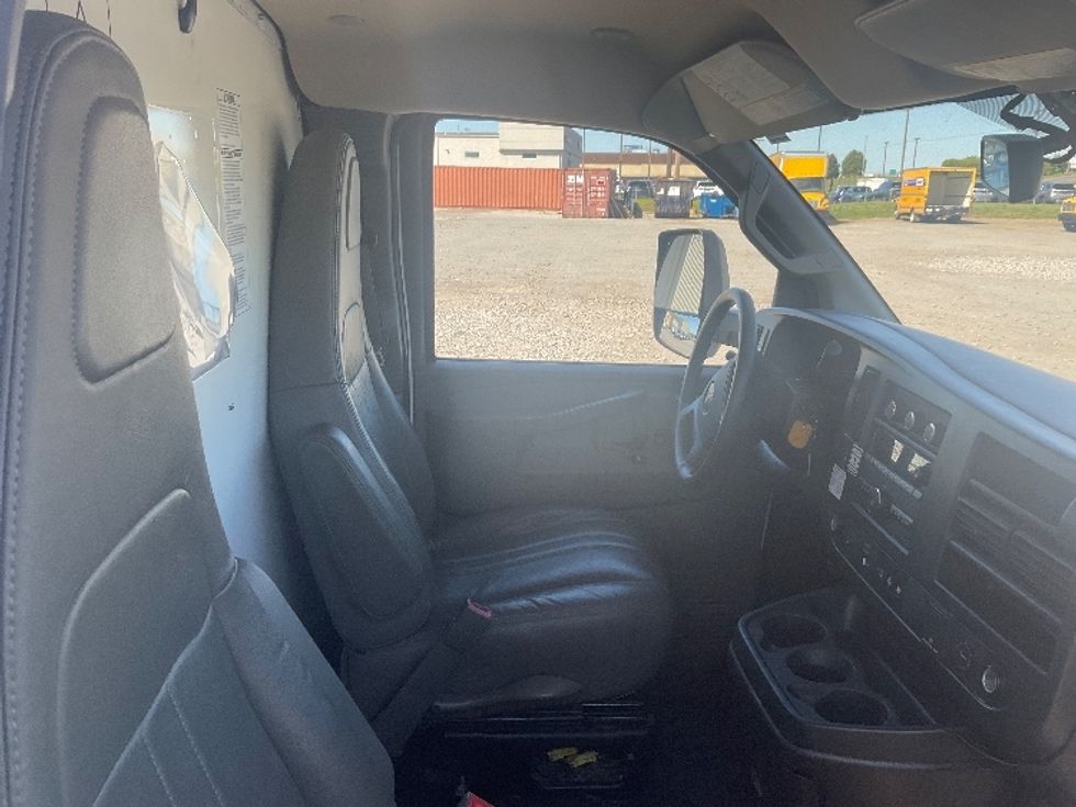 Light Duty Box Truck-Light and Medium Duty Trucks-GMC-2022-Savana G33903-Pell City-AL-57,970\n\t\tmiles-$ 37,000 - Image 17