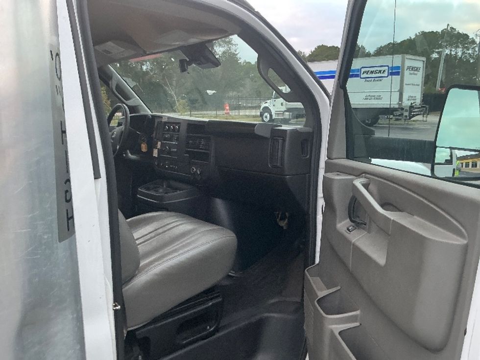 Light Duty Box Truck-Light and Medium Duty Trucks-GMC-2022-Savana G33903-Pensacola-FL-106,299\n\t\tmiles-$ 32,000 - Image 20