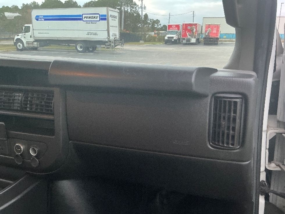 Light Duty Box Truck-Light and Medium Duty Trucks-GMC-2022-Savana G33903-Pensacola-FL-106,299\n\t\tmiles-$ 32,000 - Image 21