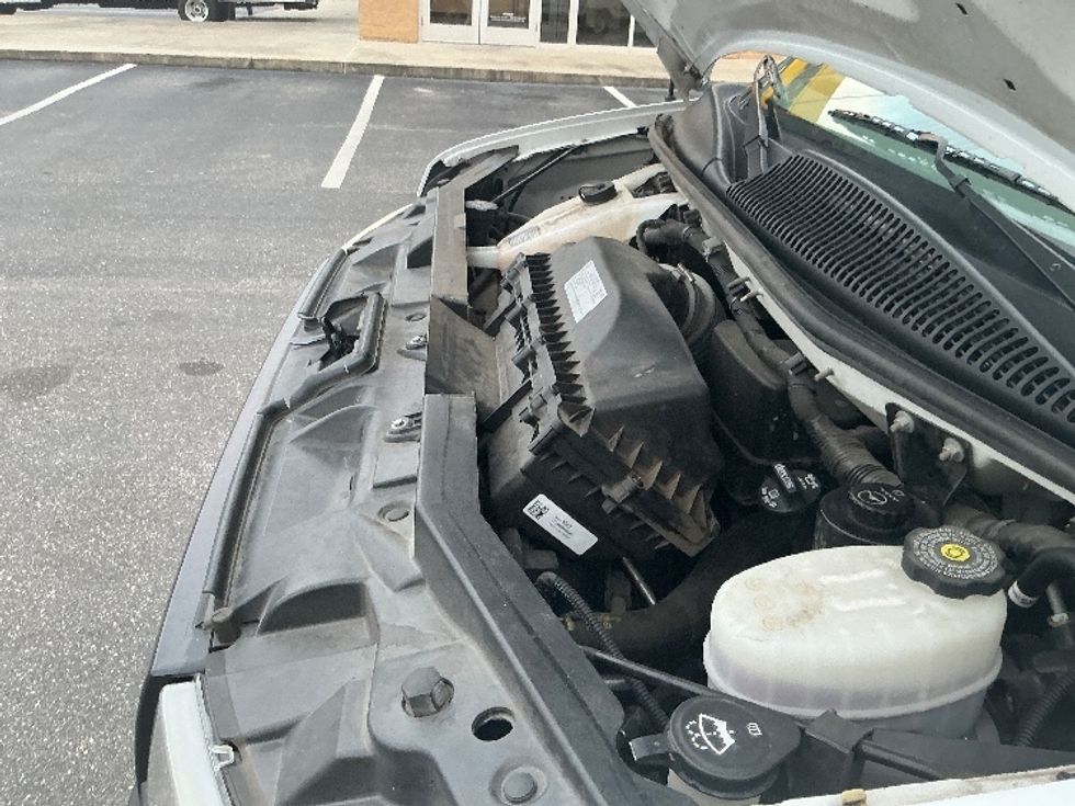 Light Duty Box Truck-Light and Medium Duty Trucks-GMC-2022-Savana G33903-Pensacola-FL-106,299\n\t\tmiles-$ 32,000 - Image 24