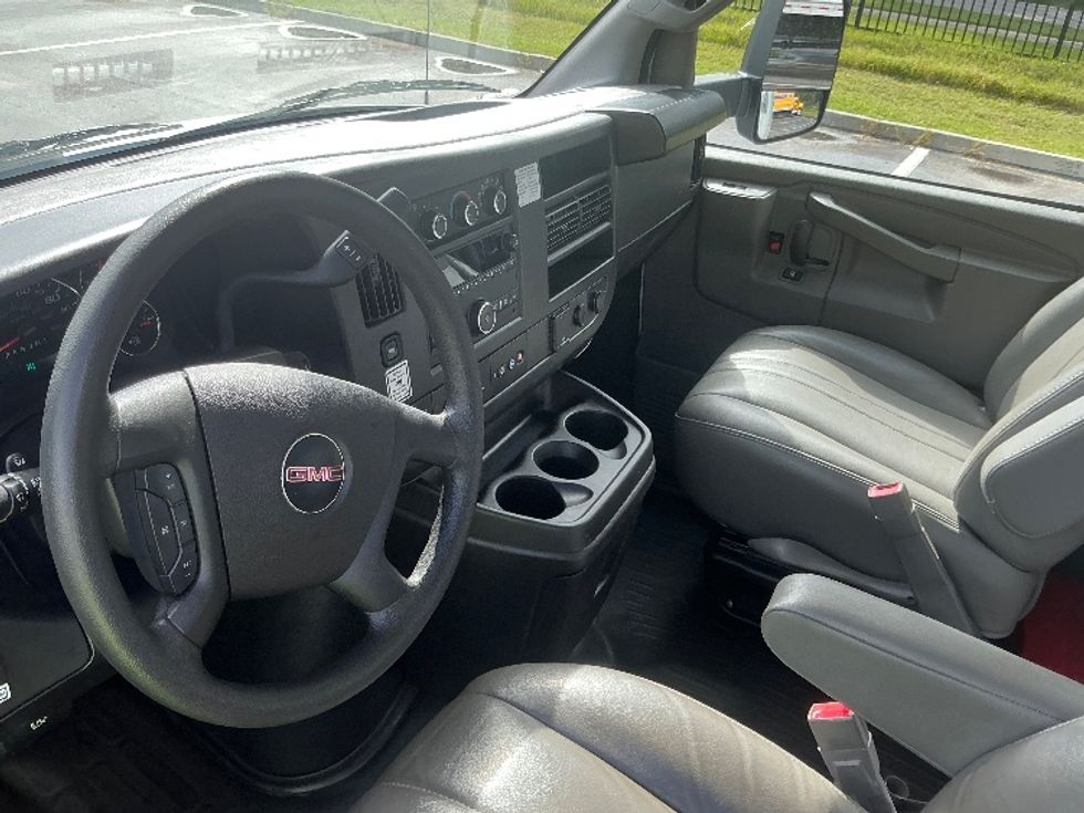 Light Duty Box Truck-Light and Medium Duty Trucks-GMC-2022-Savana G33903-Pensacola-FL-112,250\n\t\tmiles-$ 30,500 - Image 14