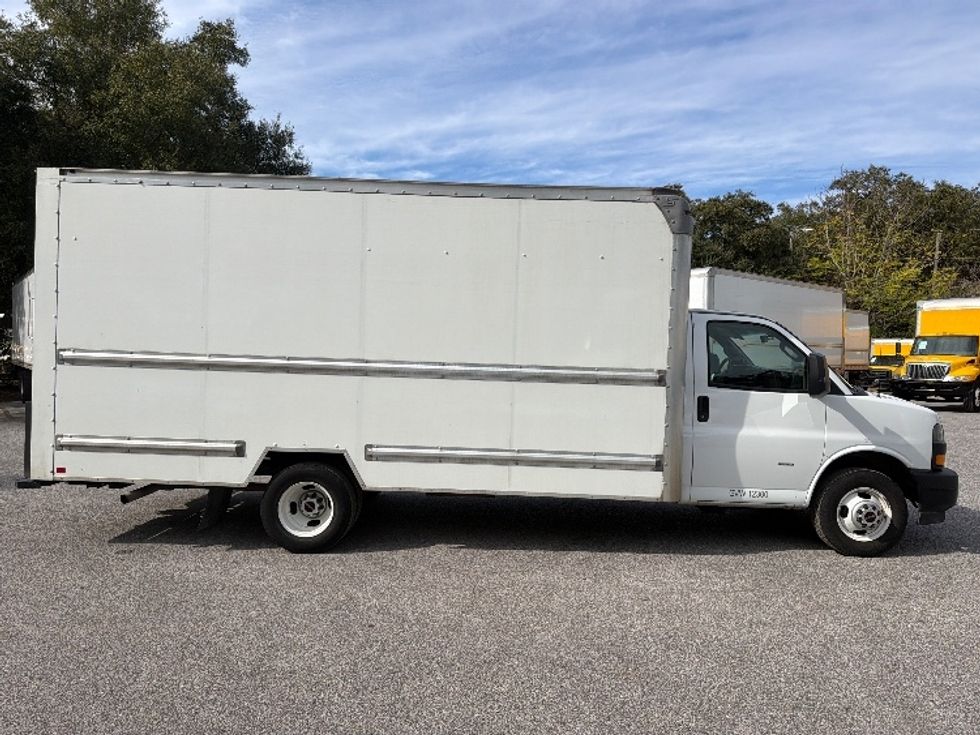 Light Duty Box Truck-Light and Medium Duty Trucks-GMC-2022-Savana G33903-Pensacola-FL-120,417\n\t\tmiles-$ 29,750 - Image 15