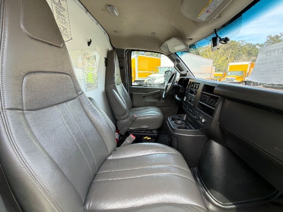 Light Duty Box Truck-Light and Medium Duty Trucks-GMC-2022-Savana G33903-Pensacola-FL-120,417\n\t\tmiles-$ 29,750 - Image 22